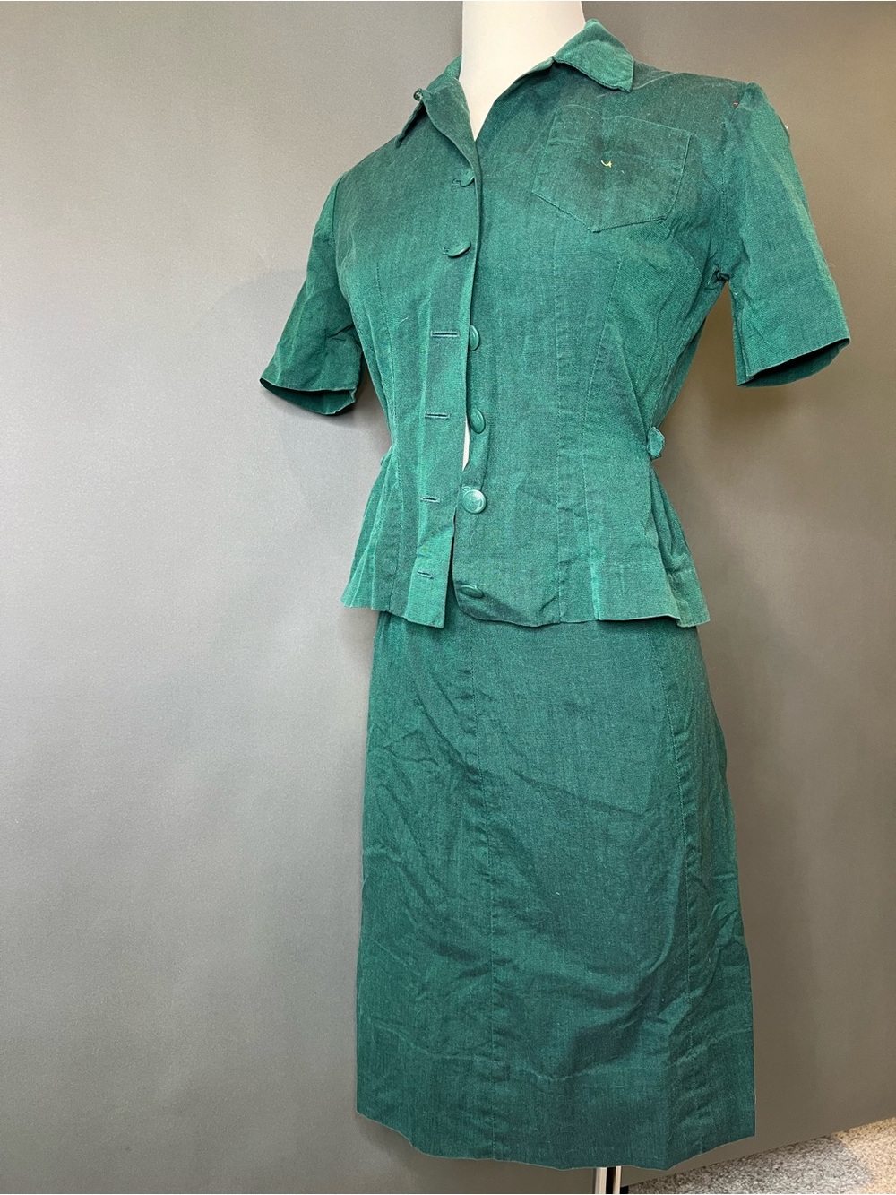 Green Women's Two-Piece Skirt Set - Classic Tailored Style